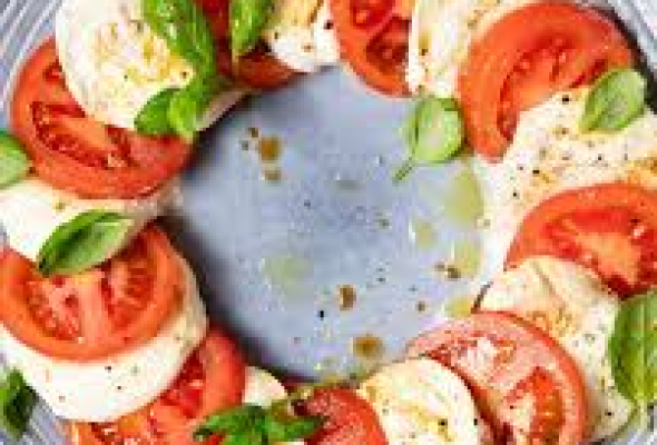 SALADE DE MONZZARELLA ET TOMATE