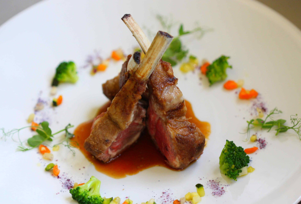 Carré d'agneau de Sisteron rôti a la fleur de thym