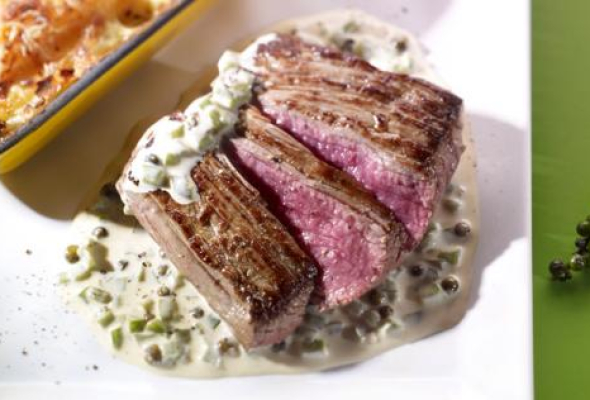 Filet de charolais au poivre vert ou noir ou roquefort