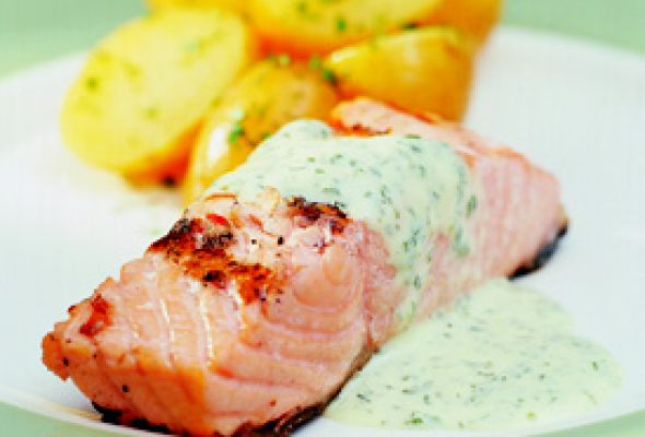 Duo de saumon et mérou cuit à la vapeur sauce crème basilic