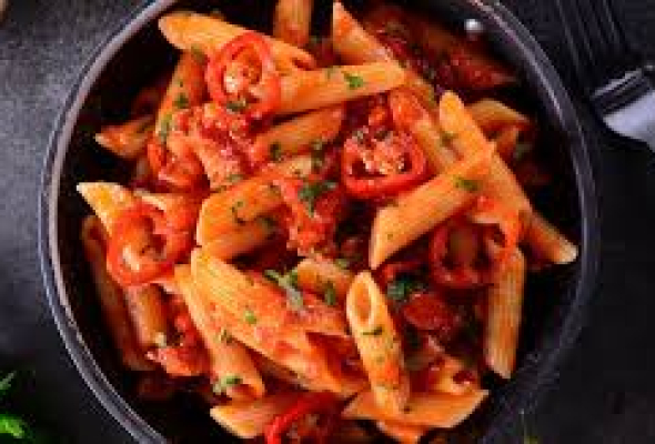 A L'ARABIATA AU JAMBON OU LARD FUME (PIMENTE)